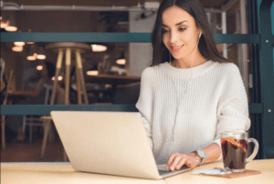 The Student Entrepreneur’s Handbook: Balancing University and Your First Online Store